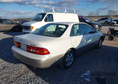 1999 Lexus Es 300 from USA, damaged, VIN JT8BF28G1X0224441